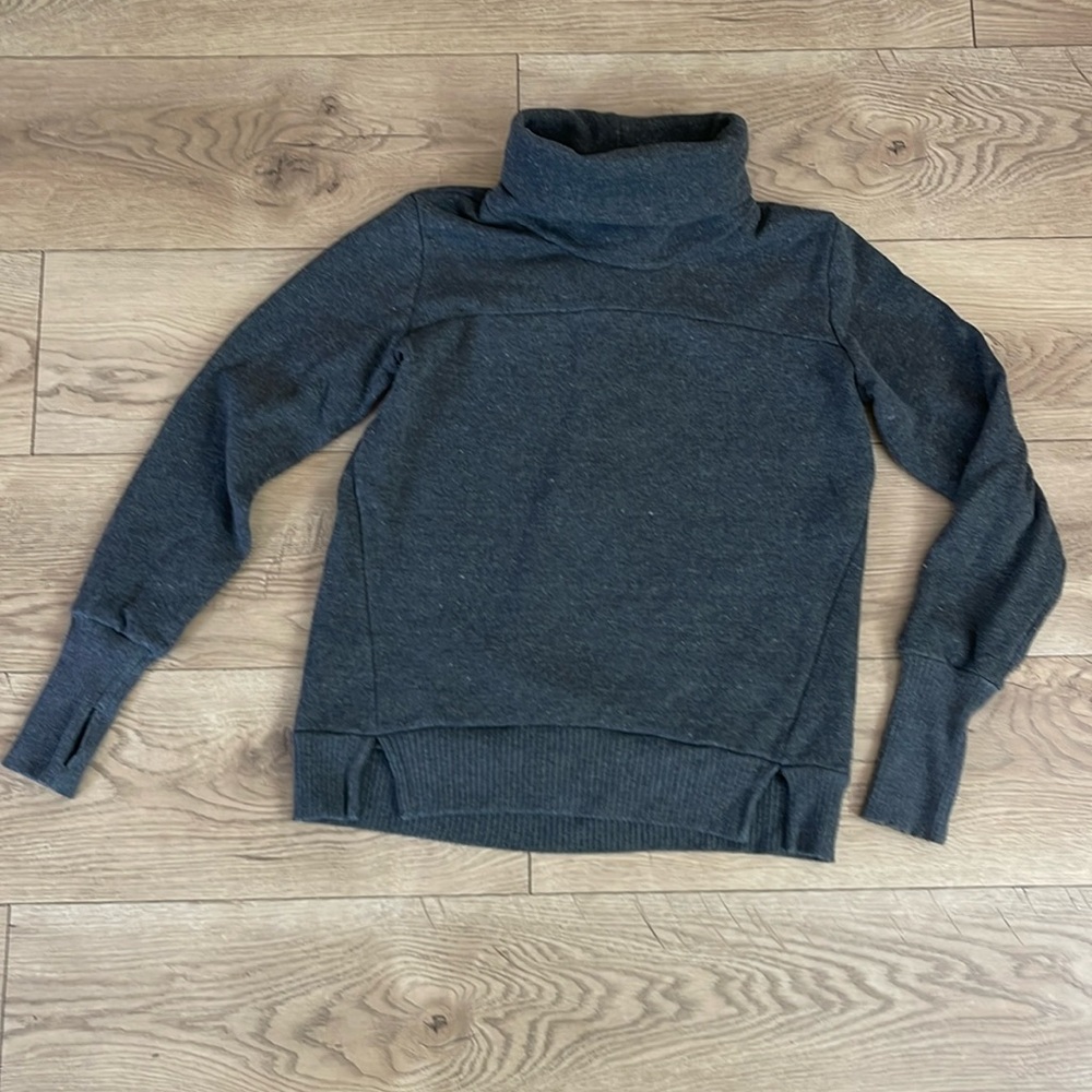 Alo Yoga haze turtleneck sweatshirt